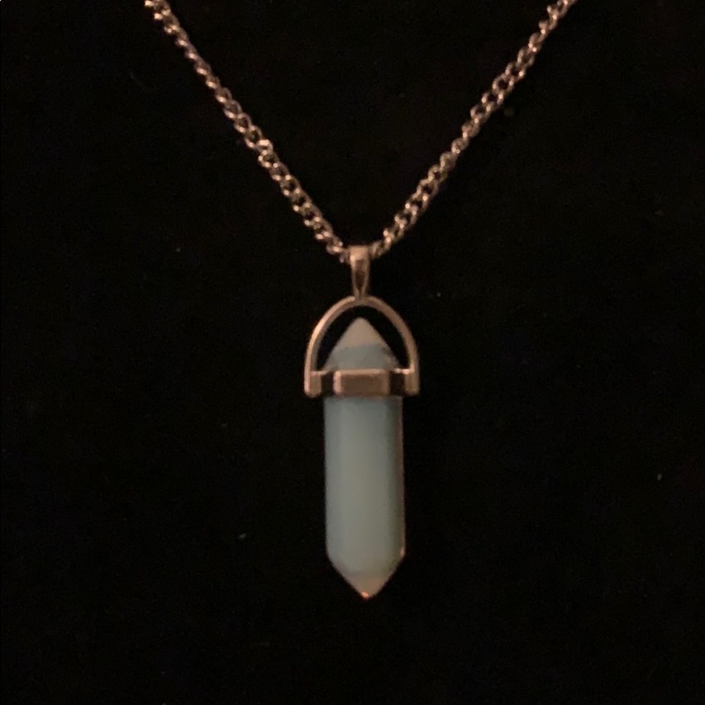 Opalite pendant on adjustable chain NWOT